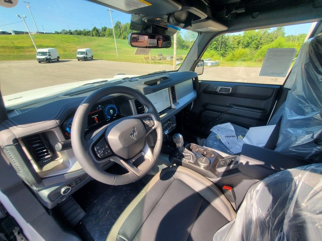 New 2025 Ford Bronco Badlands image 32