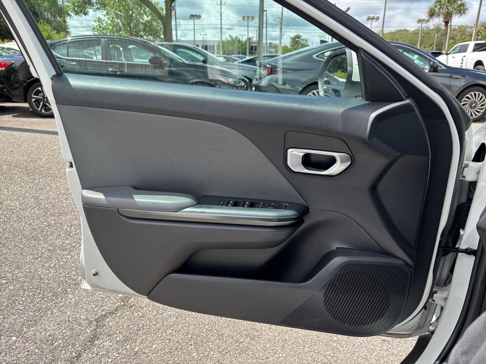 Used 2025 Kia K4 FWD image 18