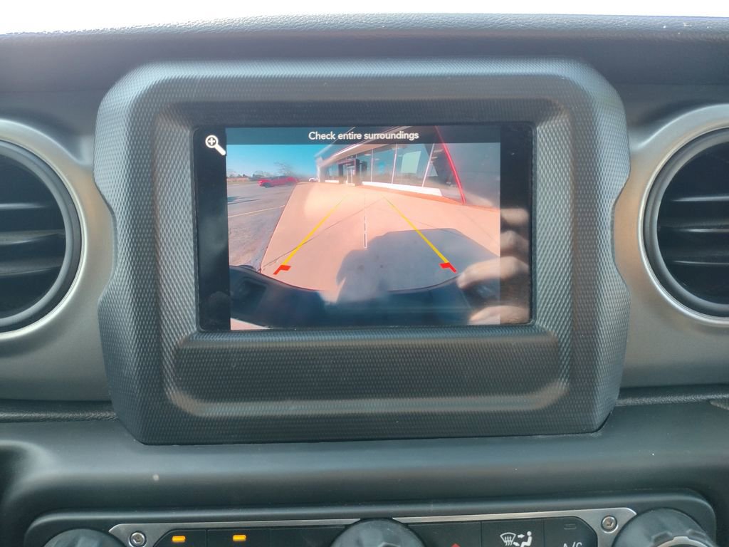 Used 2021 Jeep Gladiator Willys image 5