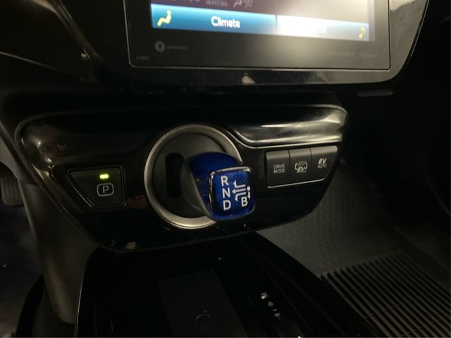 Used 2021 Toyota Prius Prime XLE FWD image 30