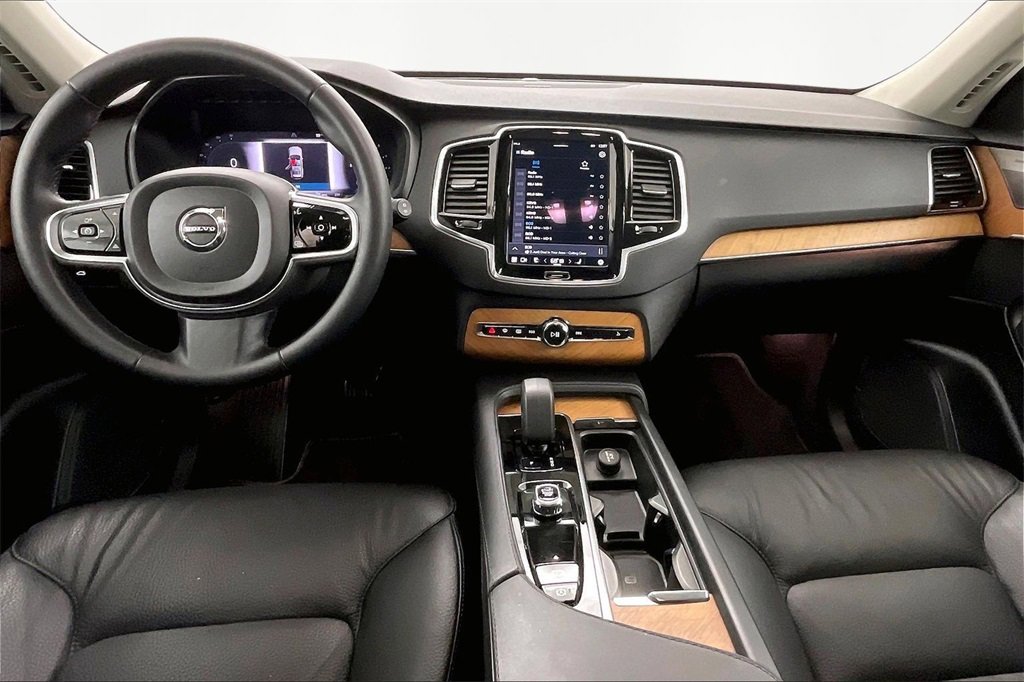 Used 2024 Volvo XC90 B6 Plus image 7
