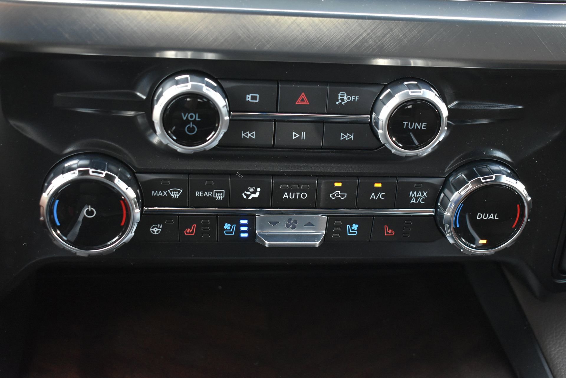 New 2025 Ford F350 King Ranch w/ Chrome Package image 28