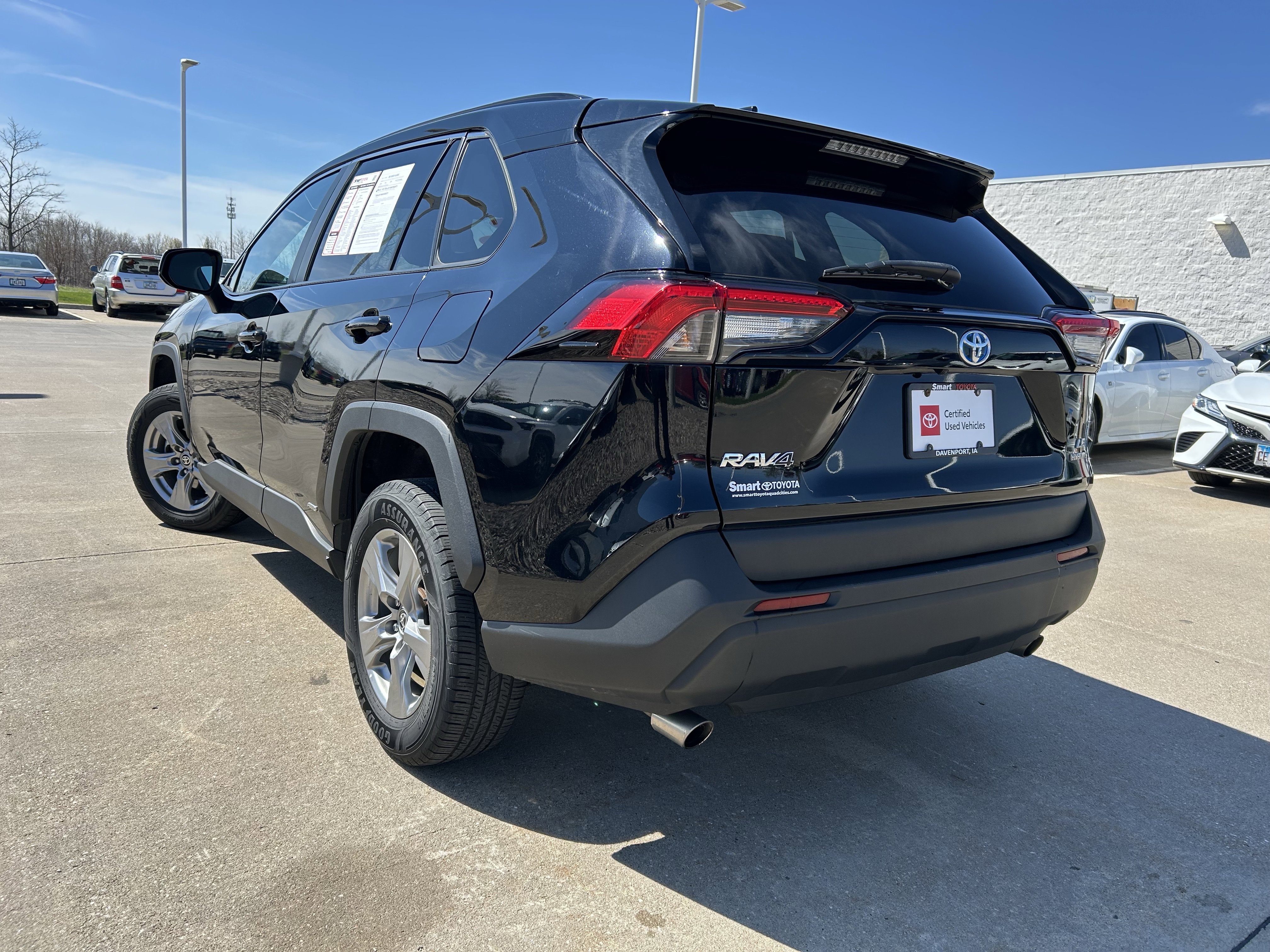 Certified 2022 Toyota RAV4 LE AWD/4WD image 4