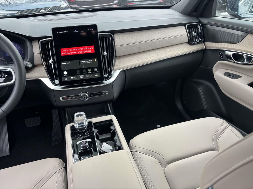 New 2026 Volvo XC90 B5 Plus image 32