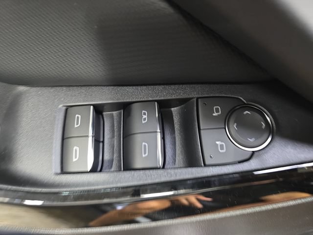 New 2027 Chevrolet Equinox RS w/ LPO, Floor Liner Package AWD/4WD image 30