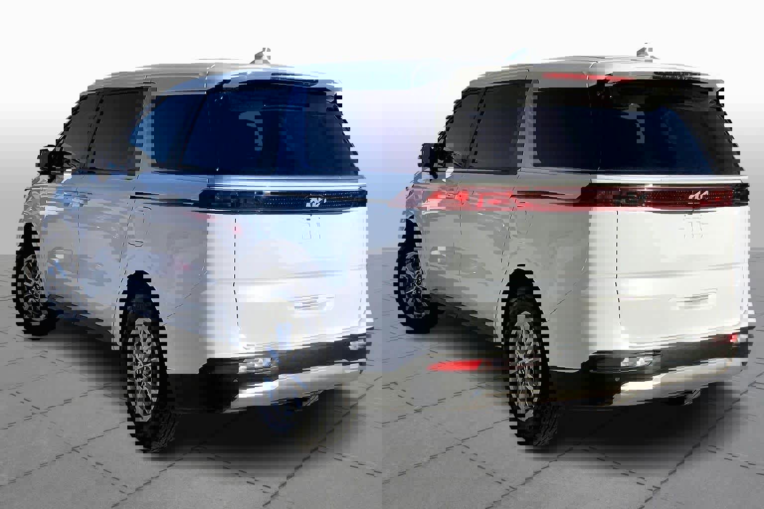 Used 2024 Kia Carnival LX image 10