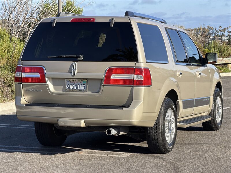 Used 2008 Lincoln Navigator 2WD image 6