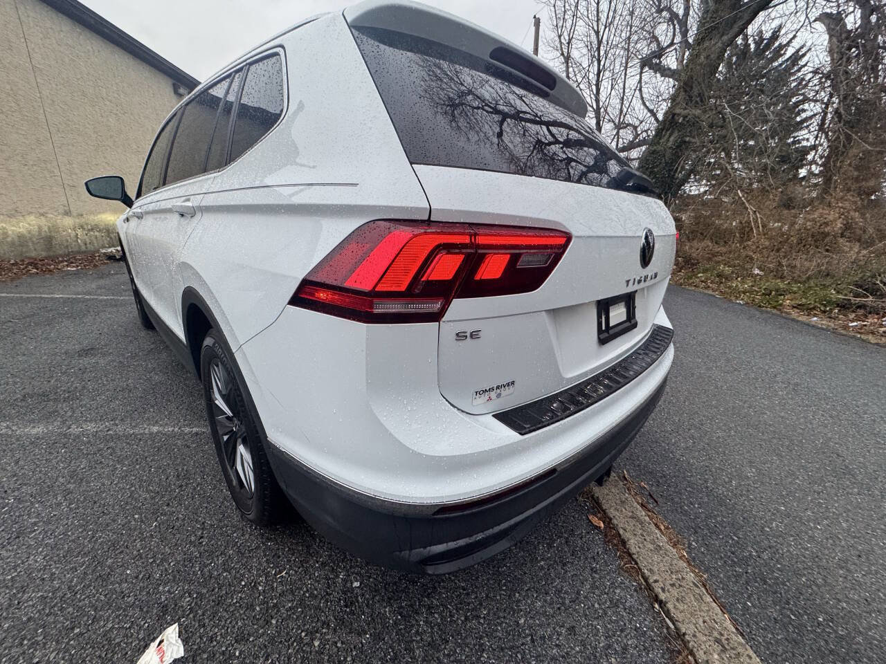 Used 2024 Volkswagen Tiguan SE image 5