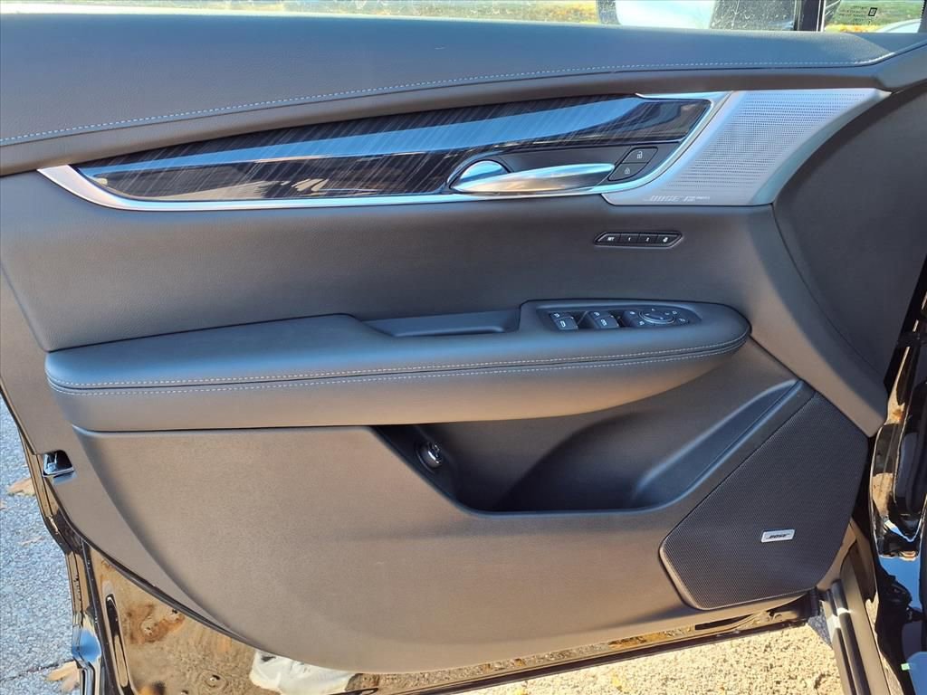 New 2025 Cadillac XT6 Premium Luxury w/ LPO, Floor Liner Package image 11