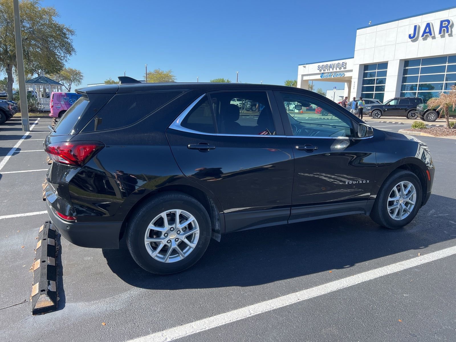 Used 2024 Chevrolet Equinox LT image 3