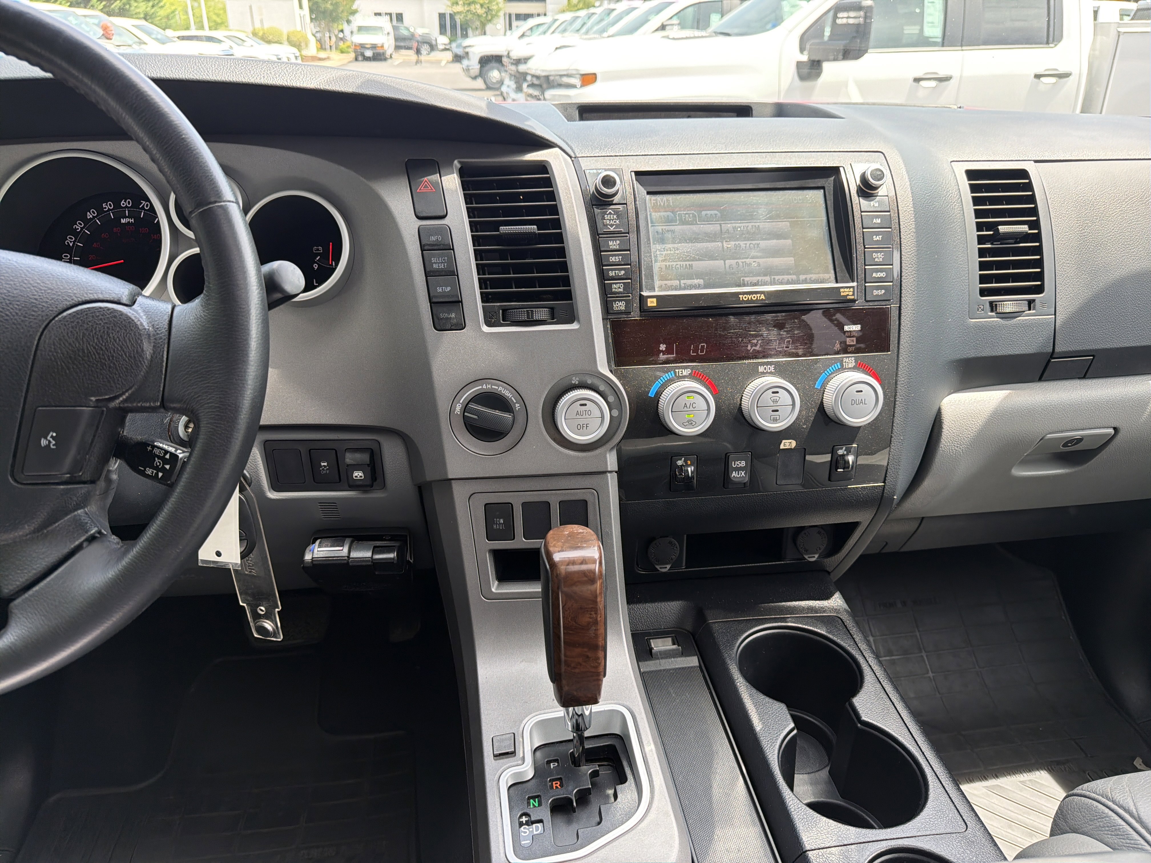 Used 2013 Toyota Tundra Limited w/ Memory Pkg AWD/4WD image 31