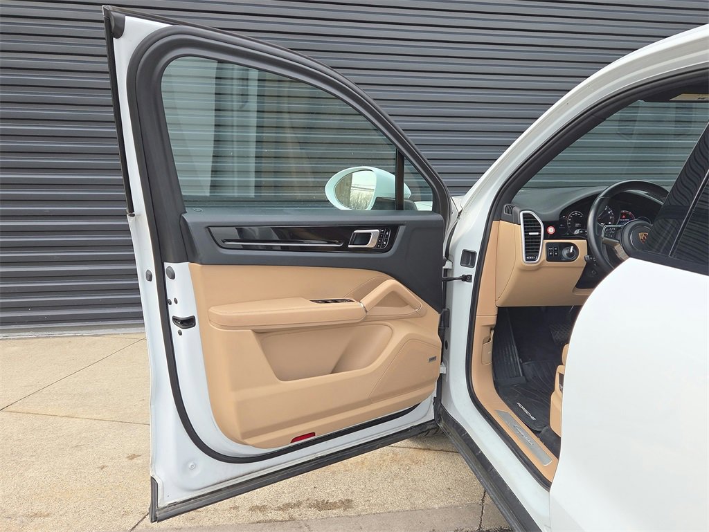 Used 2019 Porsche Cayenne image 6