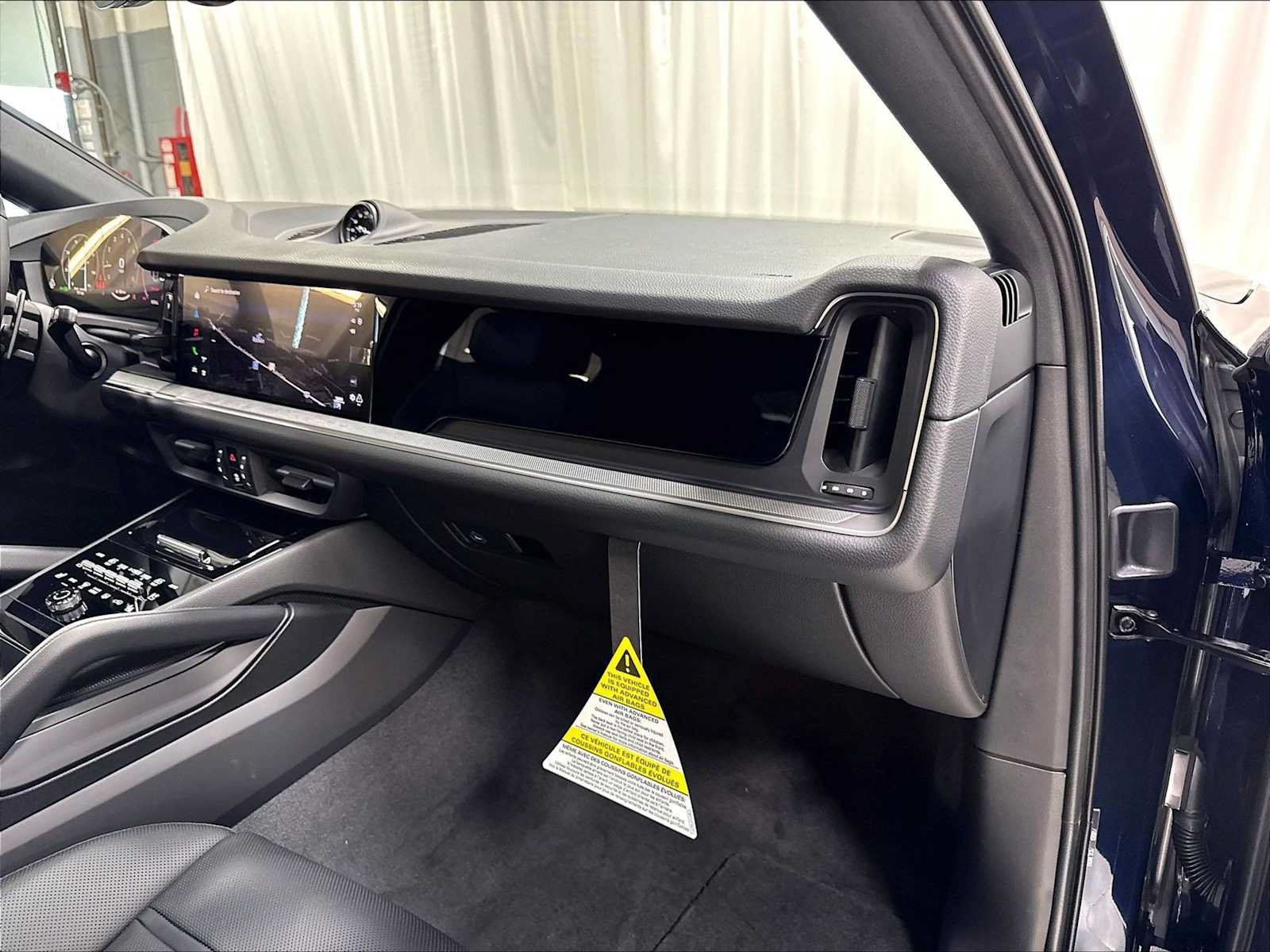 New 2026 Porsche Cayenne Coupe AWD/4WD image 27