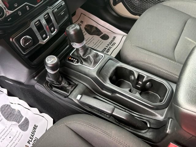 Used 2022 Jeep Wrangler Sport AWD/4WD image 16