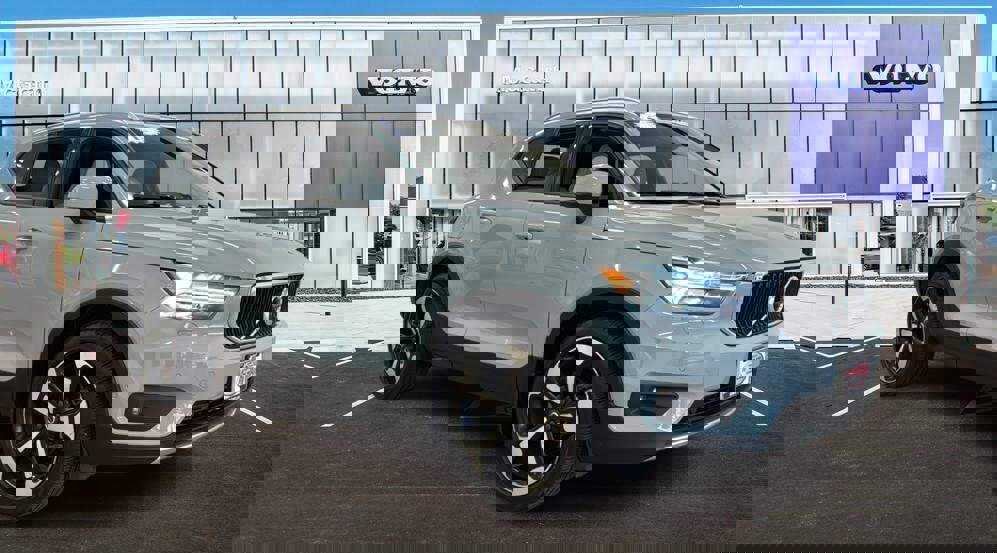 Used 2019 Volvo XC40 T5 Momentum