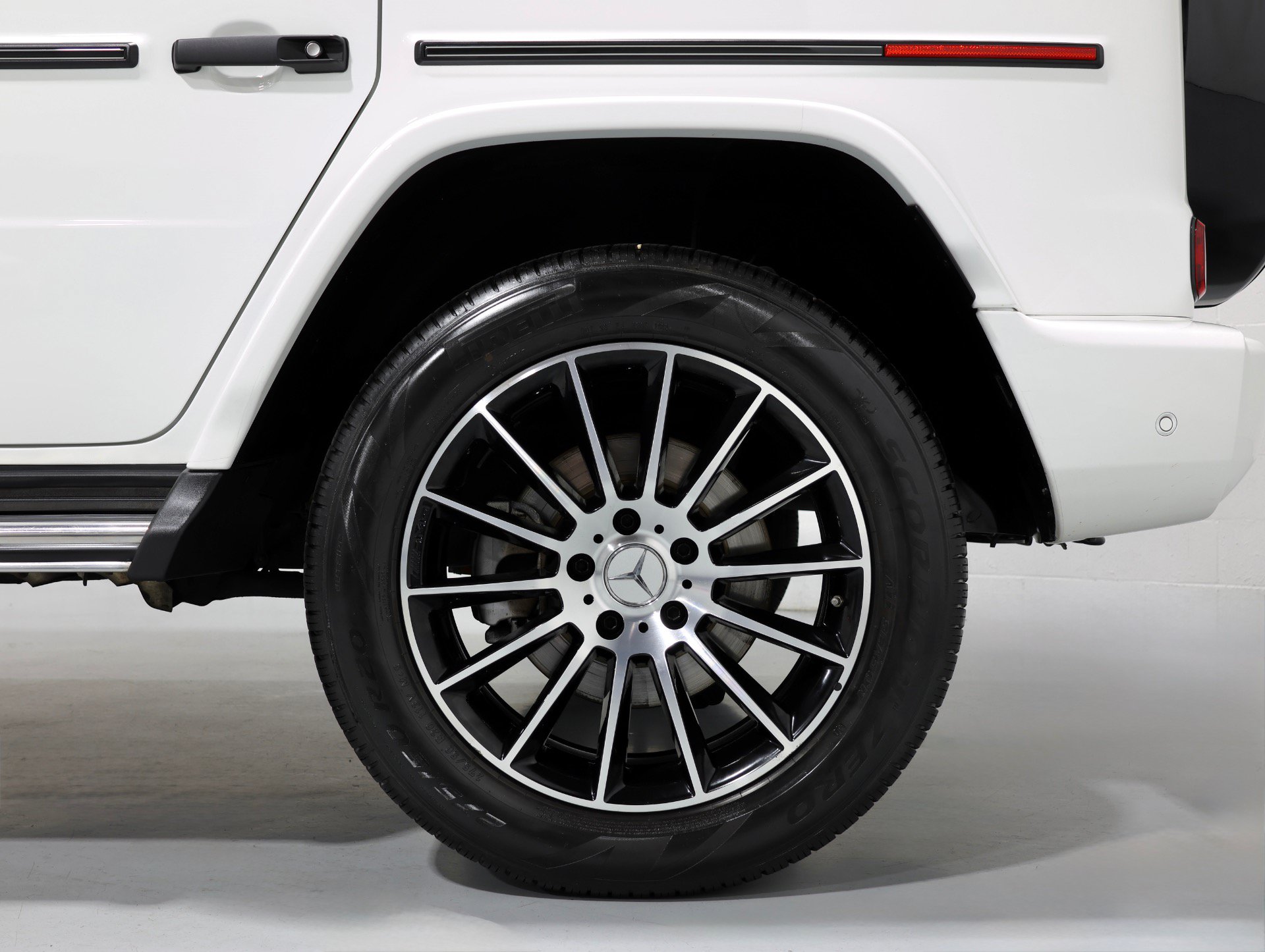Used 2019 Mercedes-Benz G 550 image 32