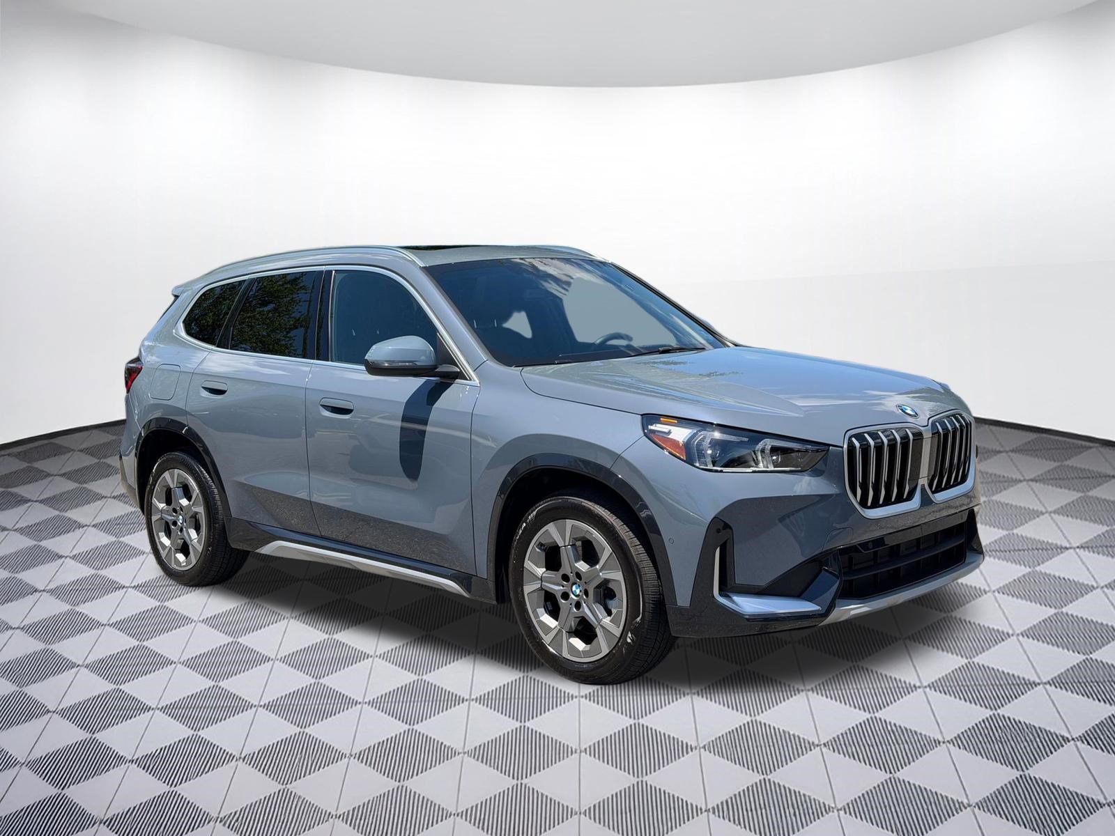 Used 2025 BMW X1 xDrive28i w/ Convenience Package AWD/4WD image 7