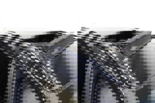 Used 2019 Land Rover Range Rover Velar R-Dynamic SE image 6