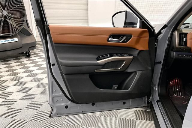 Used 2025 Nissan Pathfinder Platinum w/ Cargo Package FWD image 22
