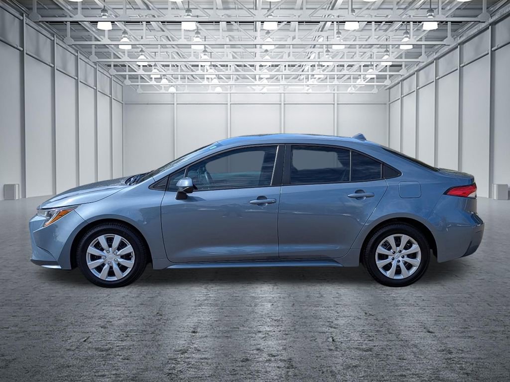 Used 2020 Toyota Corolla LE FWD image 2