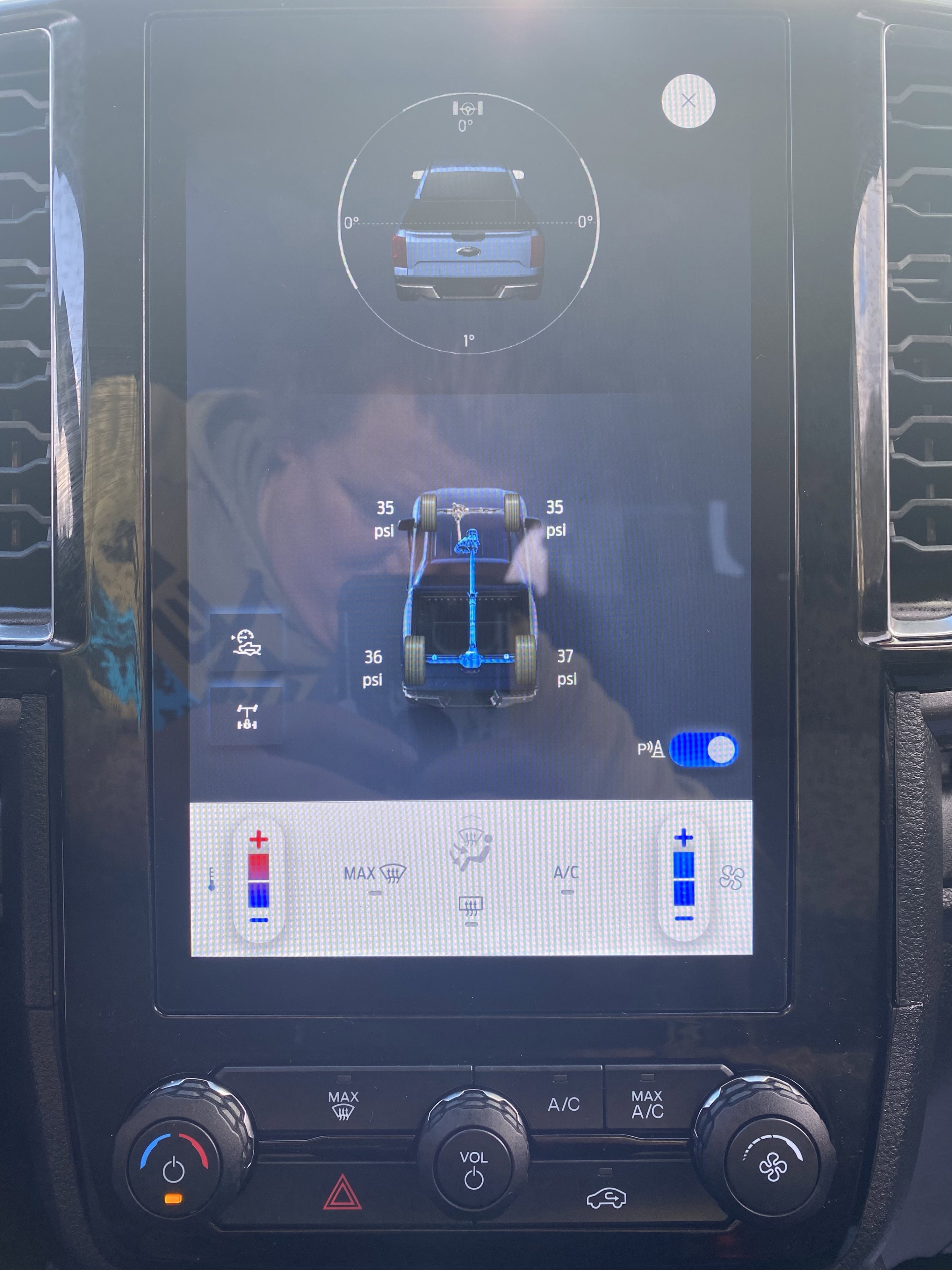 Used 2025 Ford Ranger XLT w/ FX4 Off-Road Package image 14