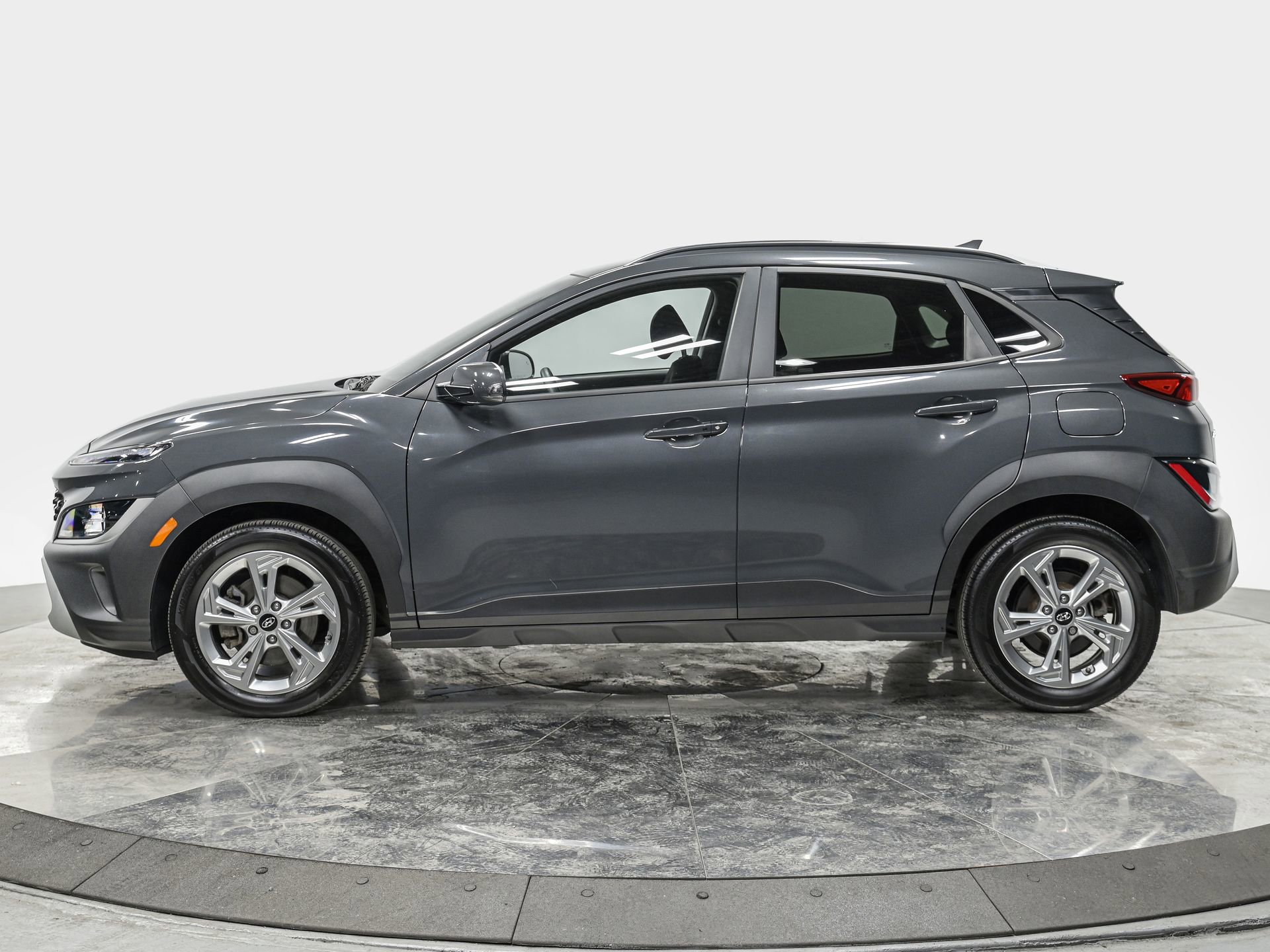 Used 2023 Hyundai Kona SEL w/ Cargo Package AWD/4WD image 2