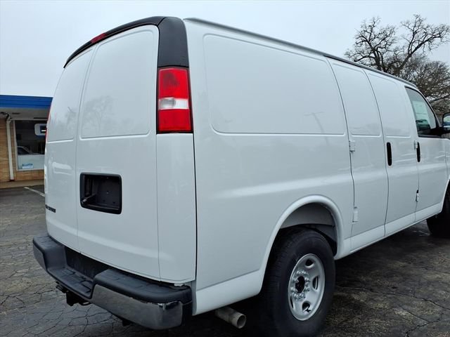 New 2026 Chevrolet Express 2500 w/ Driver Convenience Package RWD image 16