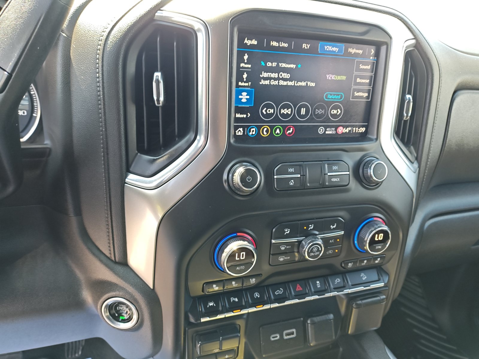 Used 2020 Chevrolet Silverado 1500 LTZ w/ LTZ Plus Package AWD/4WD image 18