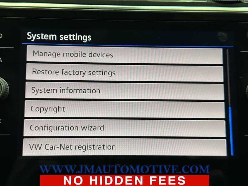 Used 2024 Volkswagen Tiguan SE image 32