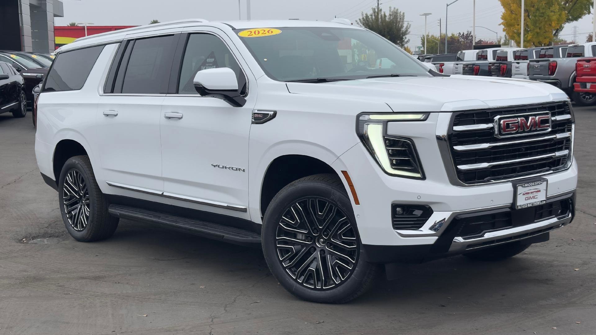 New 2026 GMC Yukon XL Elevation image 2