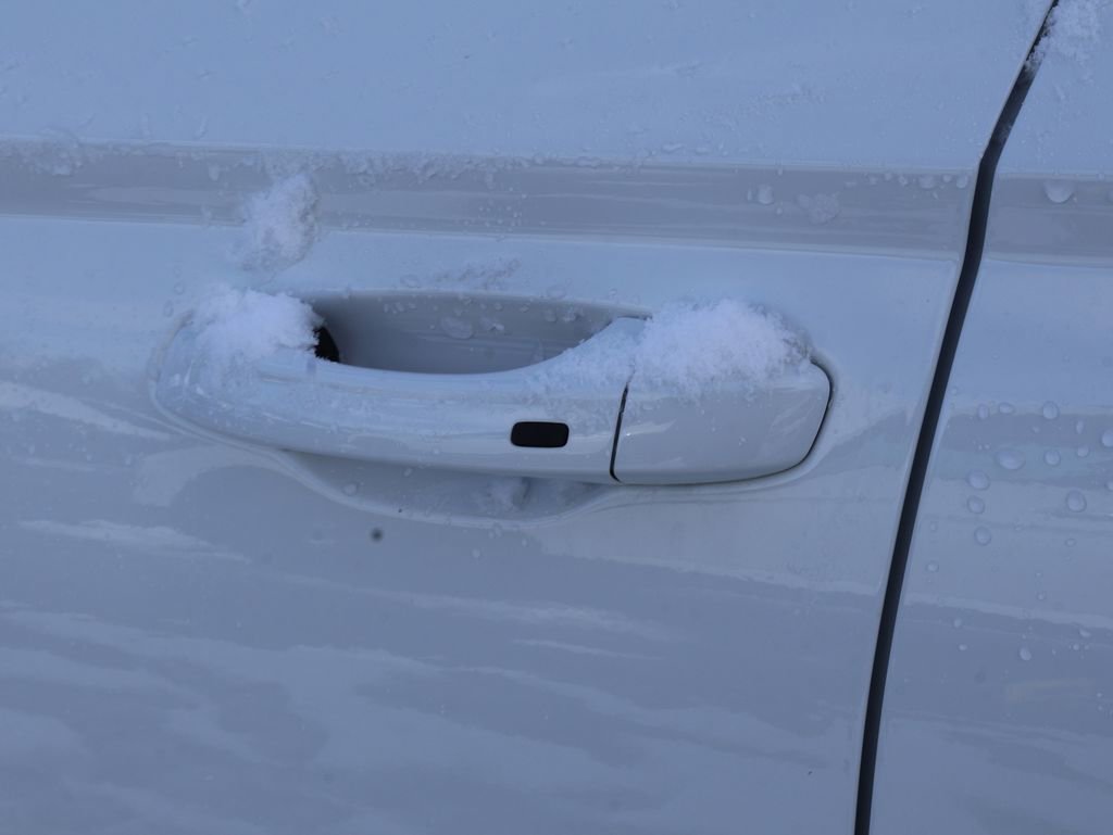 New 2026 Volkswagen Taos SE image 22