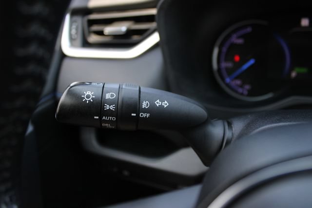 Used 2019 Toyota RAV4 XSE w/ Carpet Mat Package AWD/4WD image 8