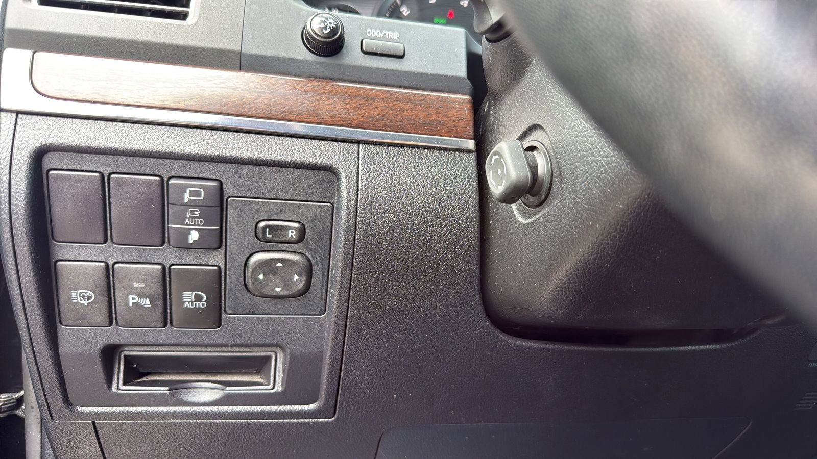 Used 2018 Toyota Land Cruiser AWD/4WD image 17