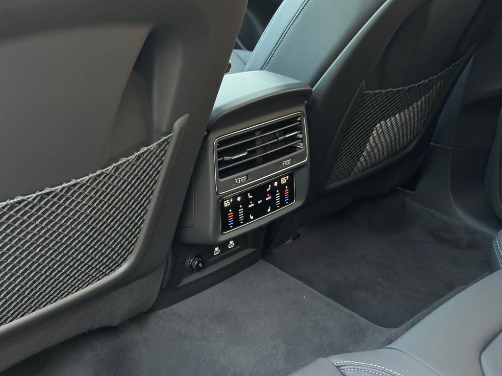 New 2025 Audi Q8 Premium Plus image 29