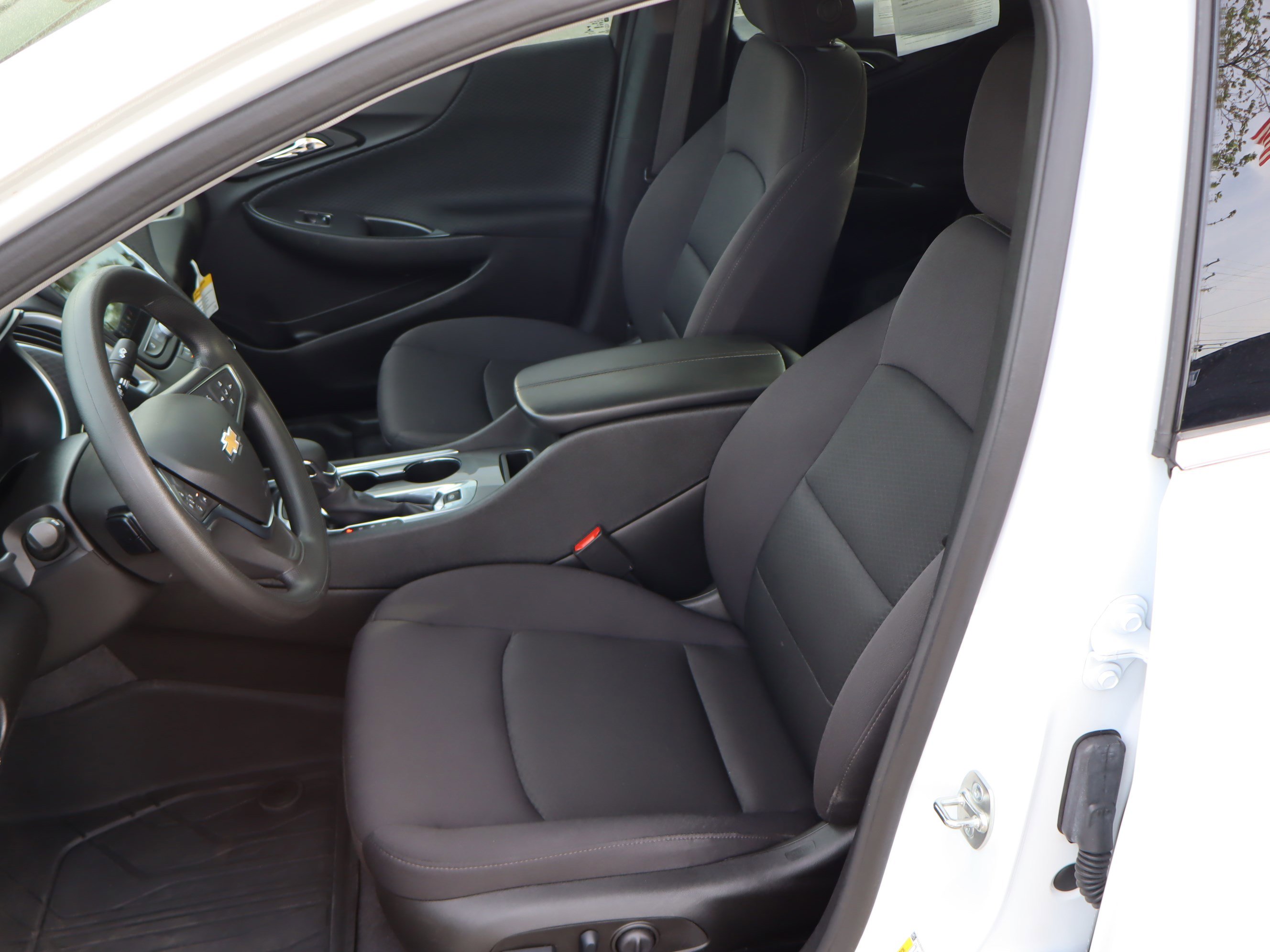 Used 2024 Chevrolet Malibu LT image 16