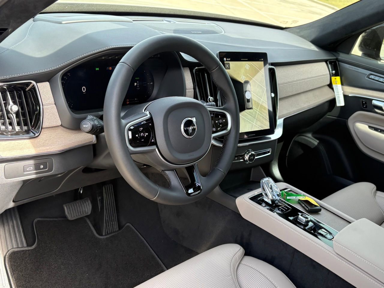 New 2026 Volvo XC90 T8 Ultra w/ Lounge Package image 13