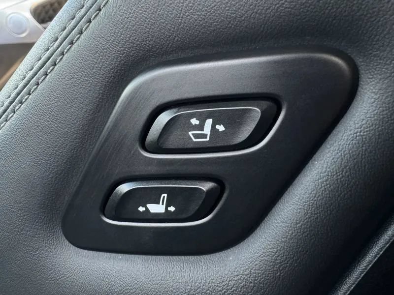 Used 2021 Genesis G70 3.3T w/ Sport Package RWD image 49