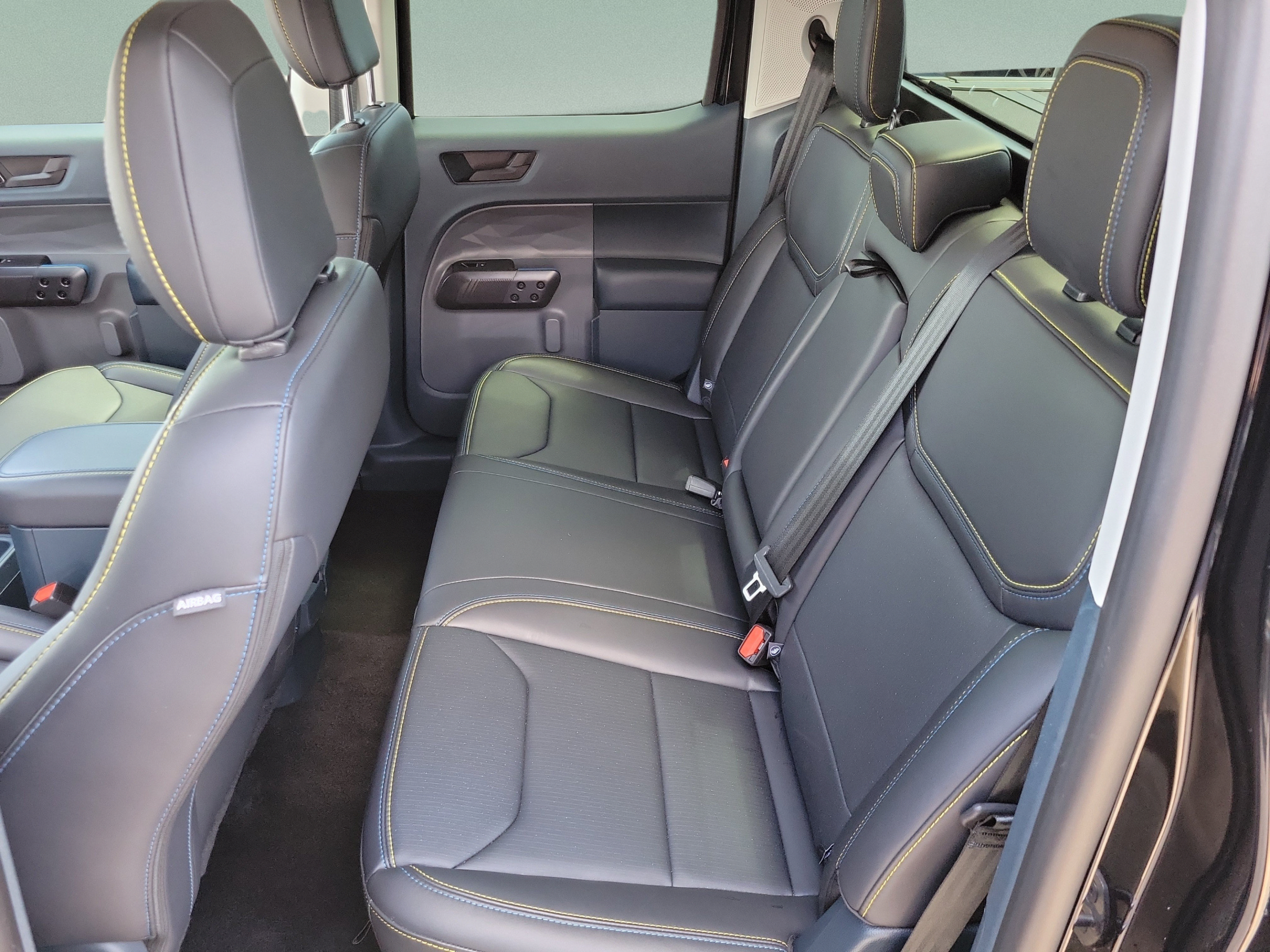 Used 2025 Ford Maverick Lobo AWD/4WD image 15