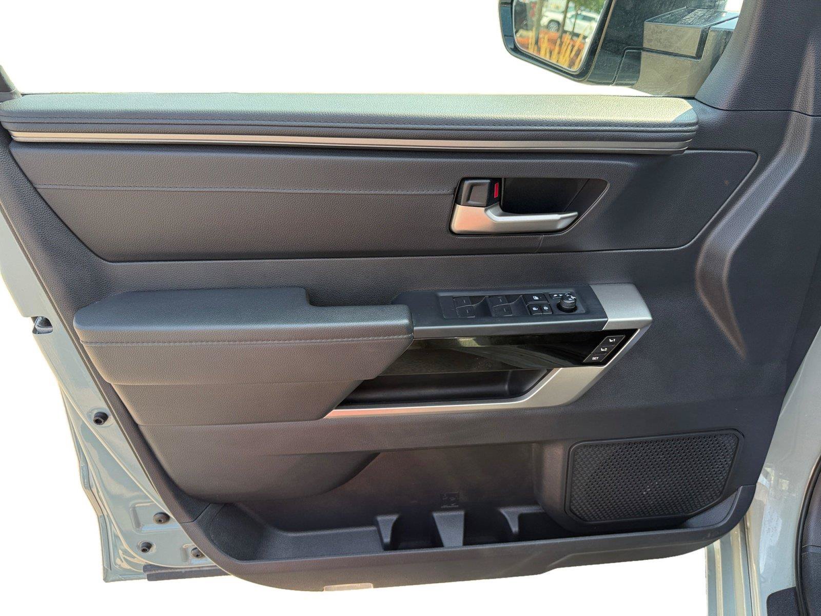 Used 2025 Toyota Tundra Platinum AWD/4WD image 9