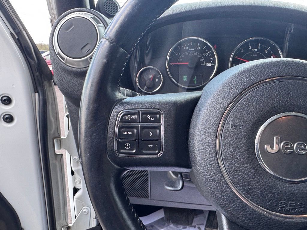 Used 2014 Jeep Wrangler Unlimited Sahara w/ Connectivity Group AWD/4WD image 14