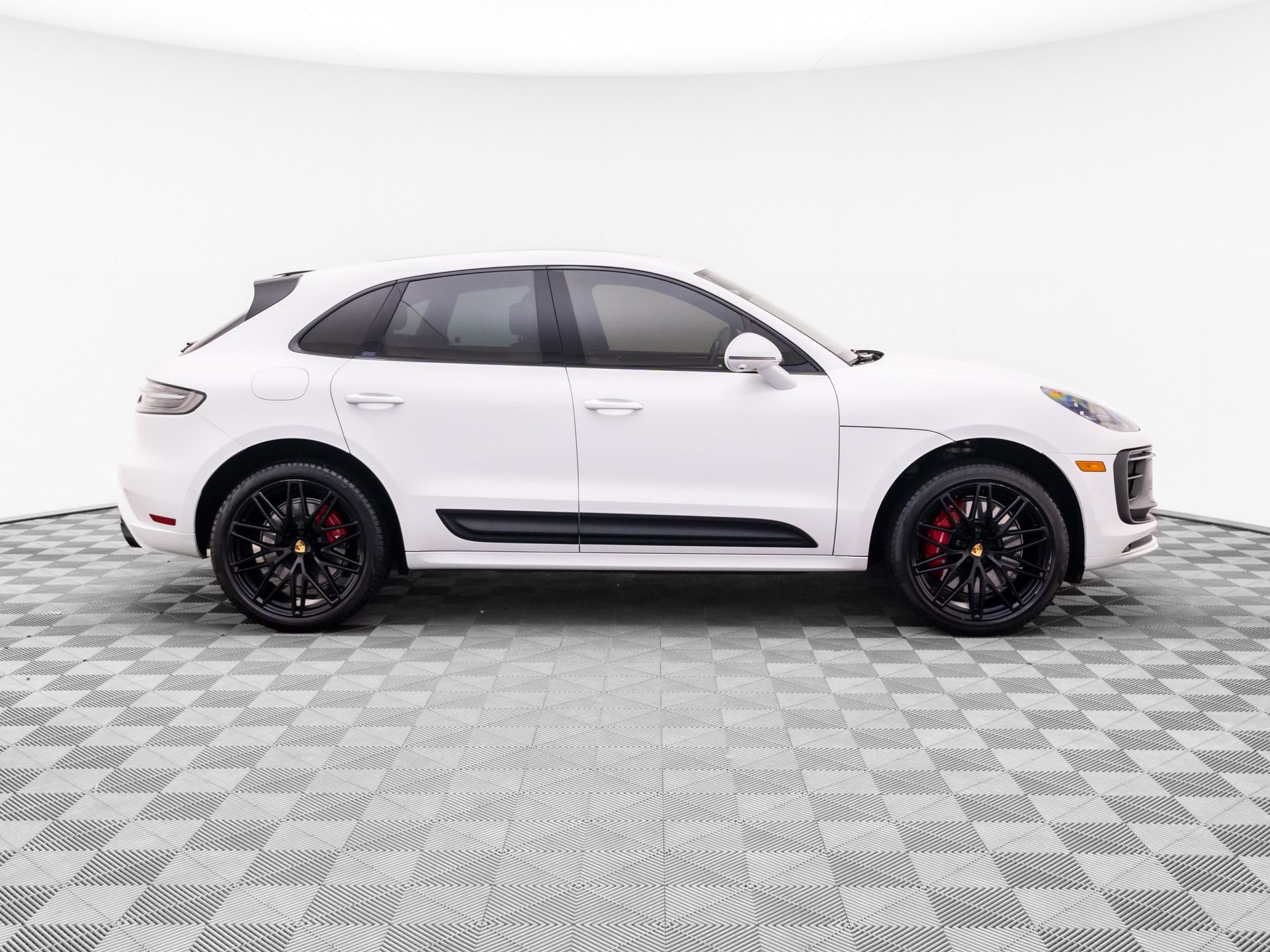 Used 2023 Porsche Macan GTS AWD/4WD image 7