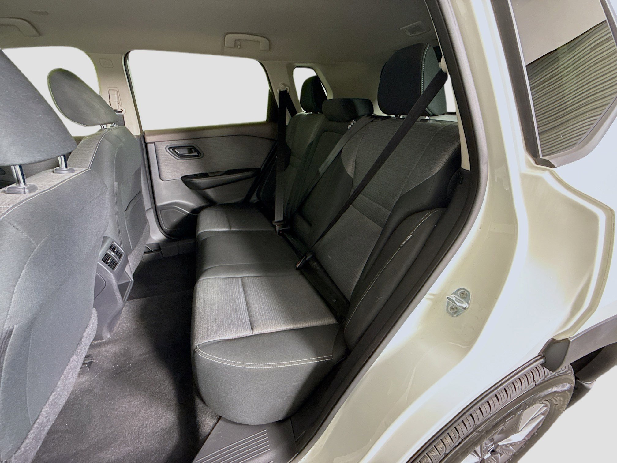 Used 2022 Nissan Rogue S AWD/4WD image 25