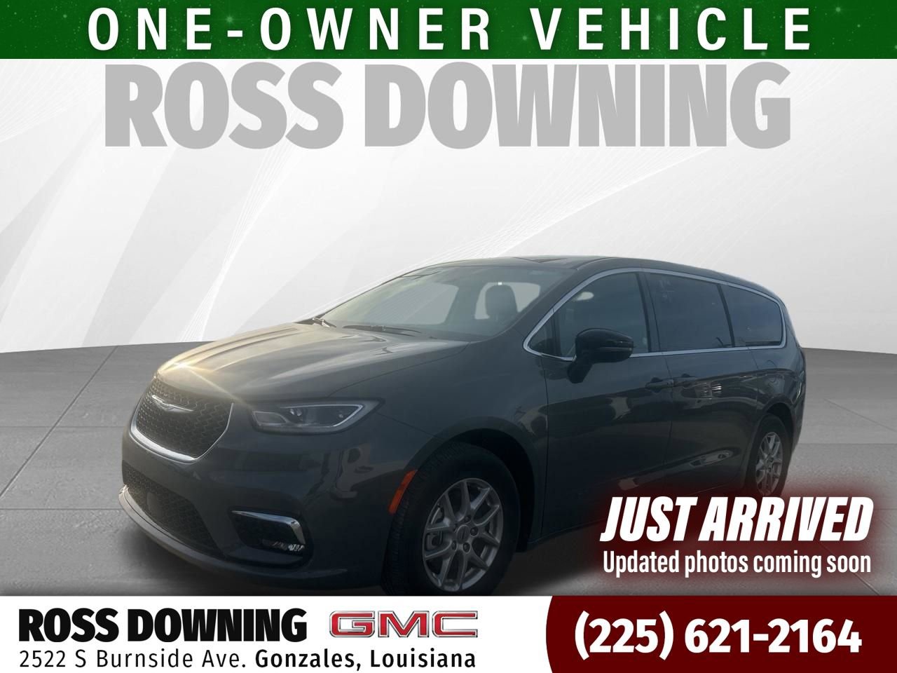 Used 2025 Chrysler Pacifica Select FWD image 1