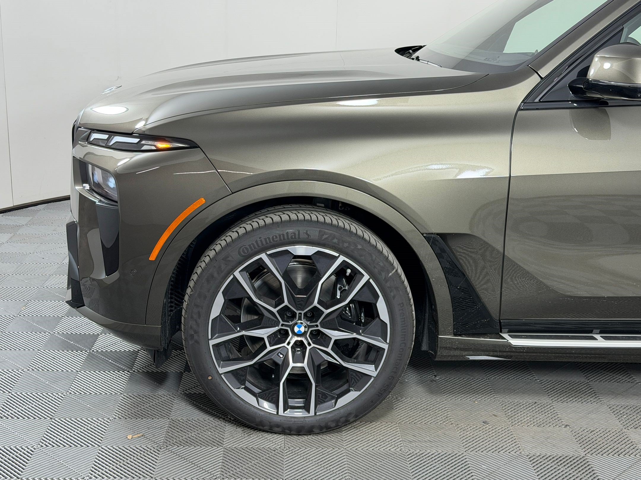 New 2027 BMW X7 xDrive40i w/ M Sport Package AWD/4WD image 25
