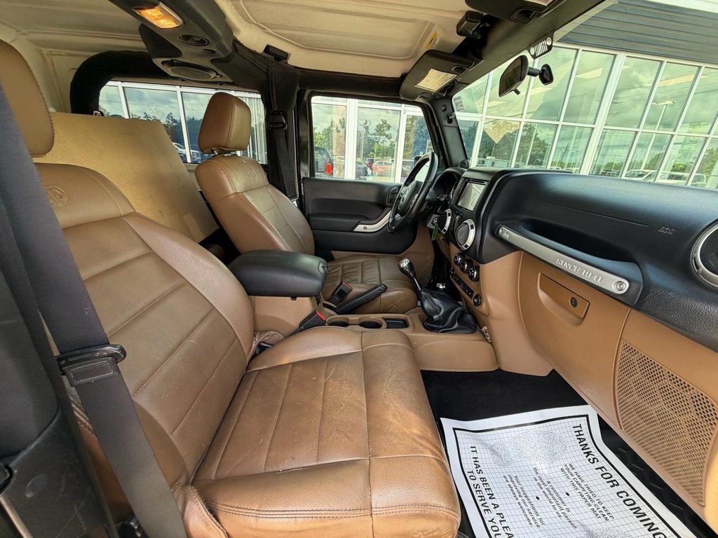 Used 2012 Jeep Wrangler Rubicon w/ Dual Top Group AWD/4WD image 12