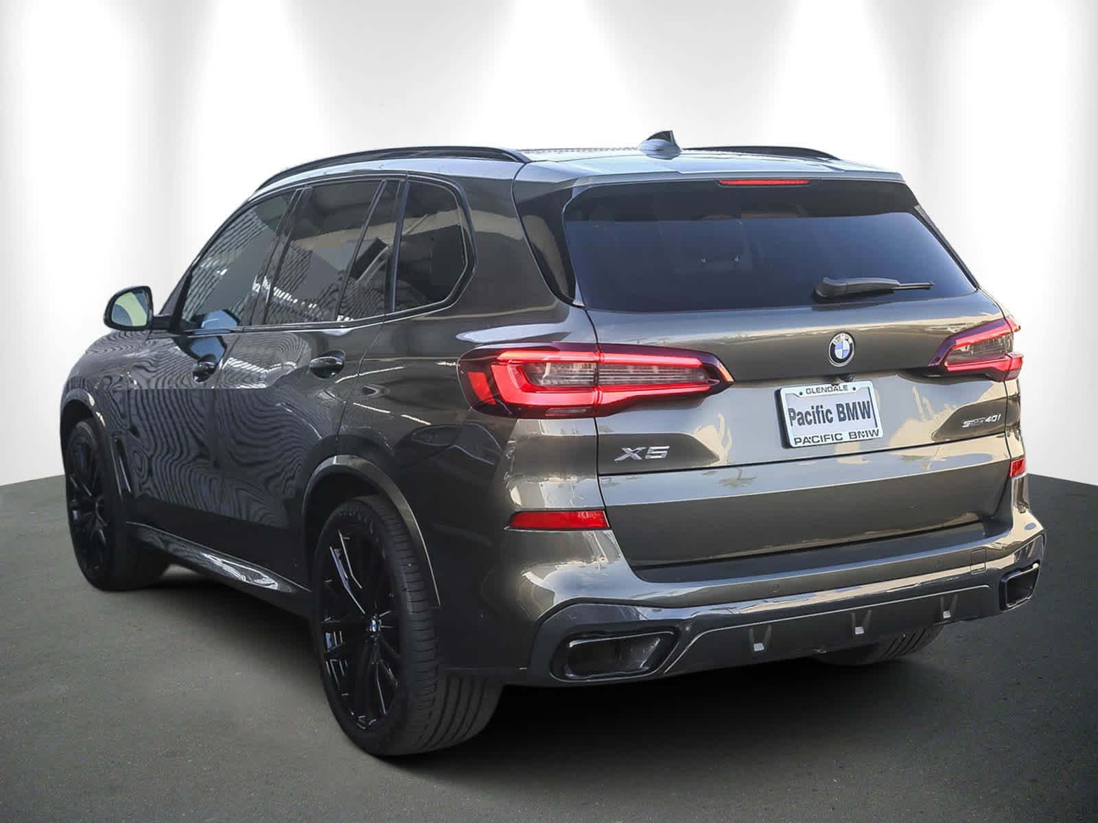 Certified 2022 BMW X5 sDrive40i w/ M Sport Package image 4