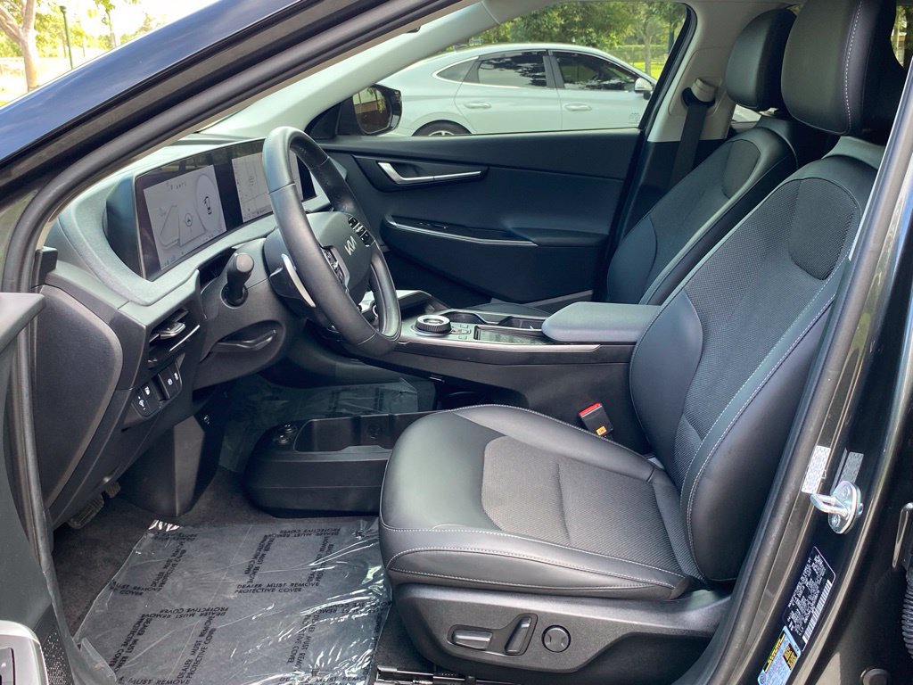 Used 2024 Kia EV6 Light RWD image 18