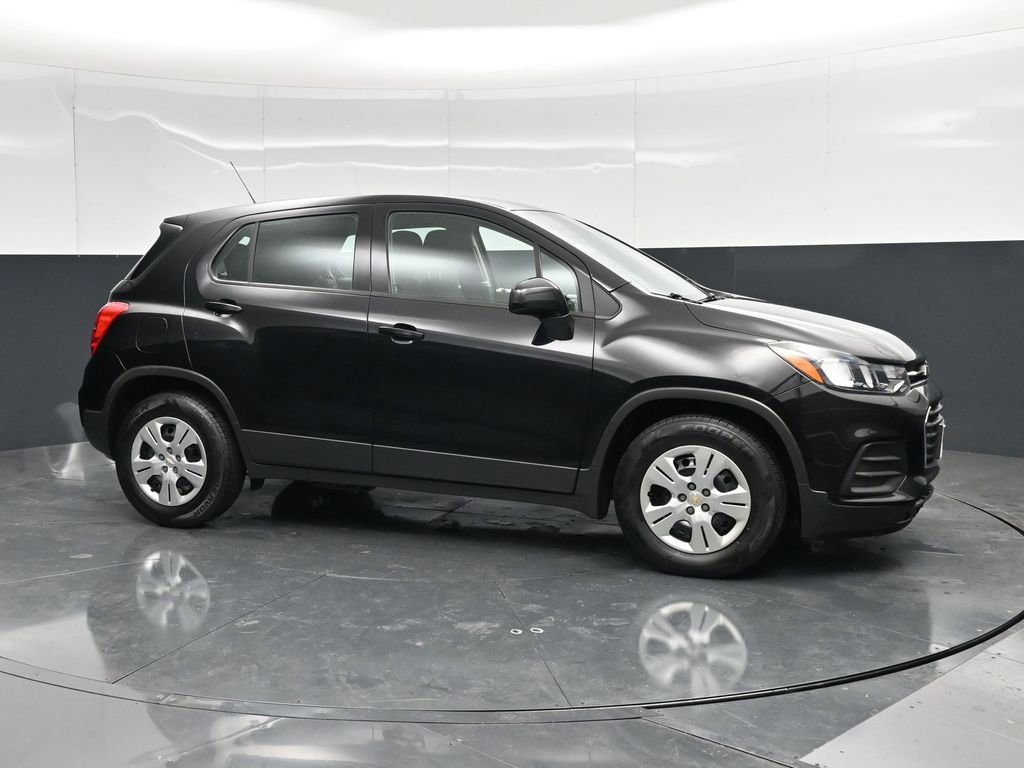 Used 2018 Chevrolet Trax LS FWD image 4