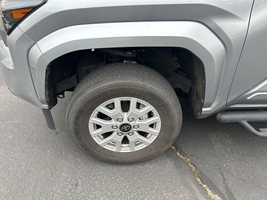 Used 2024 Toyota Tacoma SR5 w/ SR5 Upgrade Package image 18