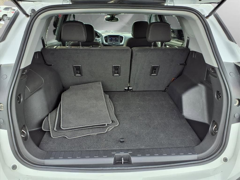 Used 2024 GMC Terrain SLE image 24